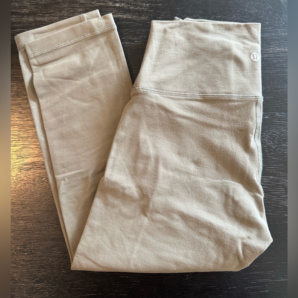 Lululemon light green leggings Sz 6